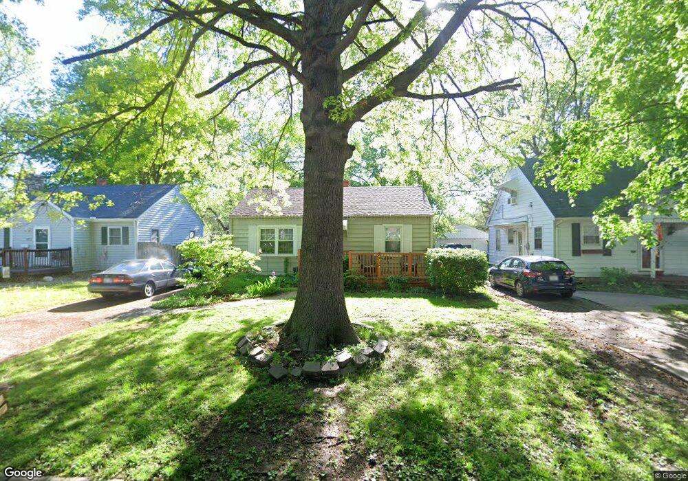 906 SW Hedgewood Ave, Topeka, KS 66606 - photo 1