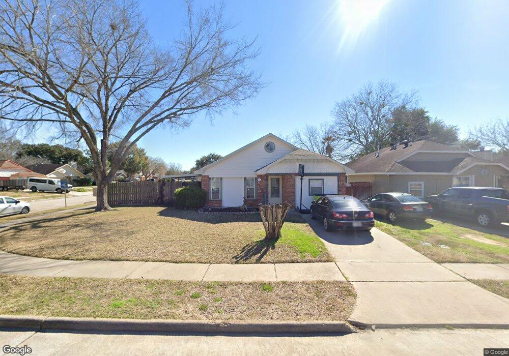 1901 Pine Dr, Rosenberg, TX 77471 - photo 1
