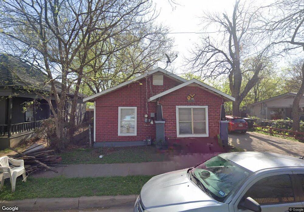 608 N Robinson St, Cleburne, TX 76031 - photo 1