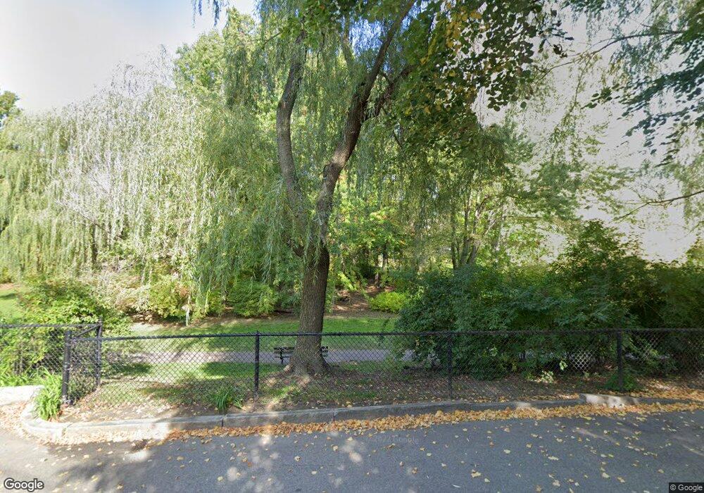 33 Griggs Rd unit 6, Brookline, MA 02446 - photo 1