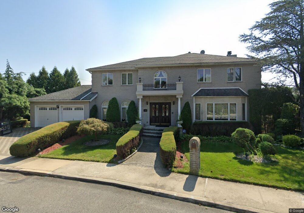 14 Luna Cir, Staten Island, NY 10312 - photo 1