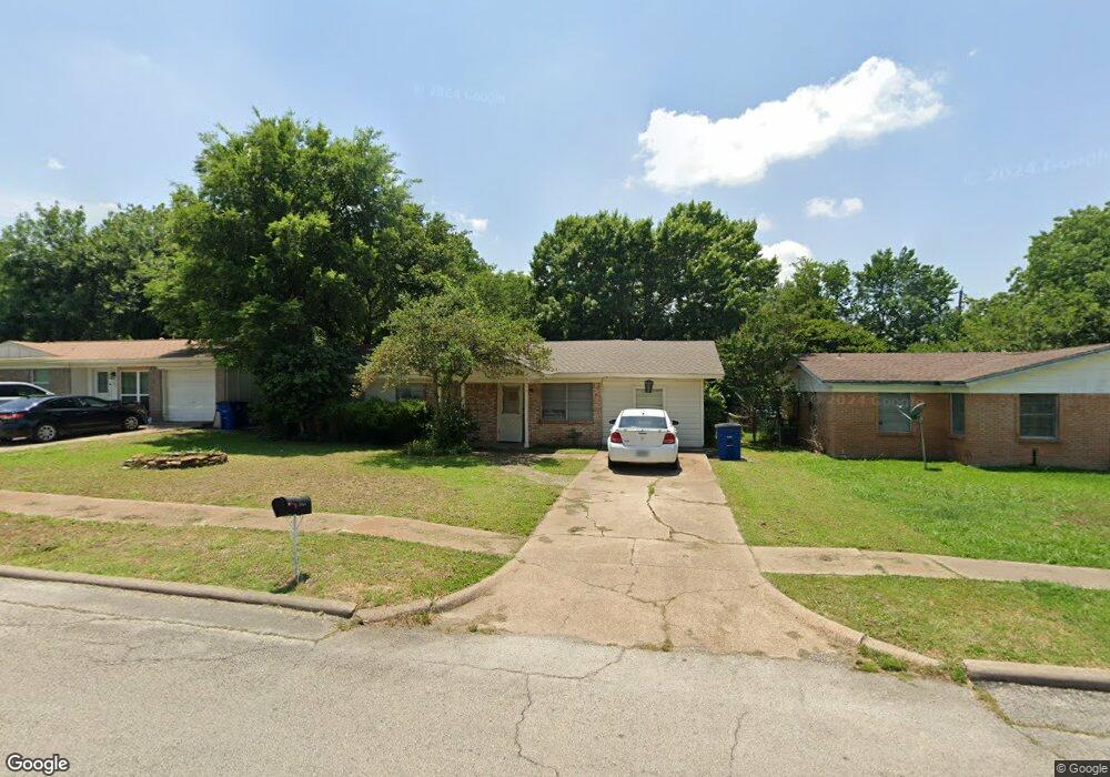 2609 Woodlawn Dr, Ennis, TX 75119 - photo 1