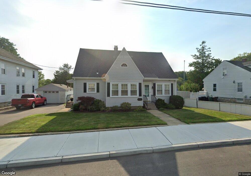 689 Mendon Rd, Woonsocket, RI 02895 - photo 1