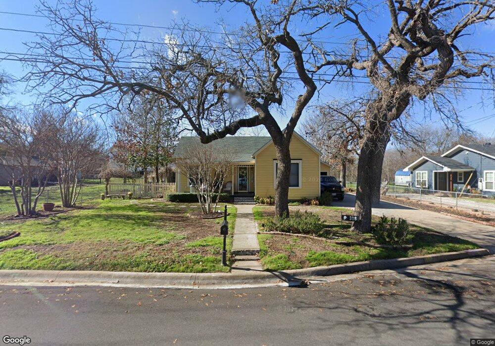 318 S Rusk St, Weatherford, TX 76086 - photo 1