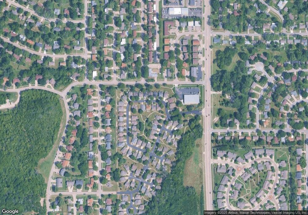 3521 SW Willow Brook Ln, Topeka, KS 66614 - photo 1