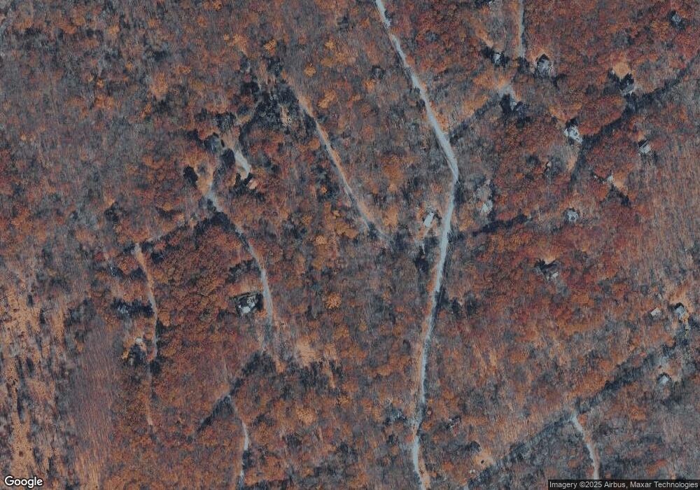 533 W Chipmunk Rd, Bushkill, PA 18324 - photo 1