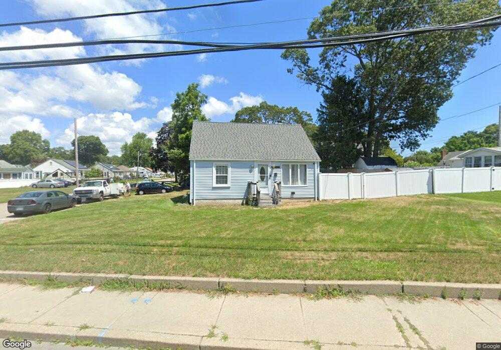 107 Strawberry Field Rd, Warwick, RI 02886 - photo 1