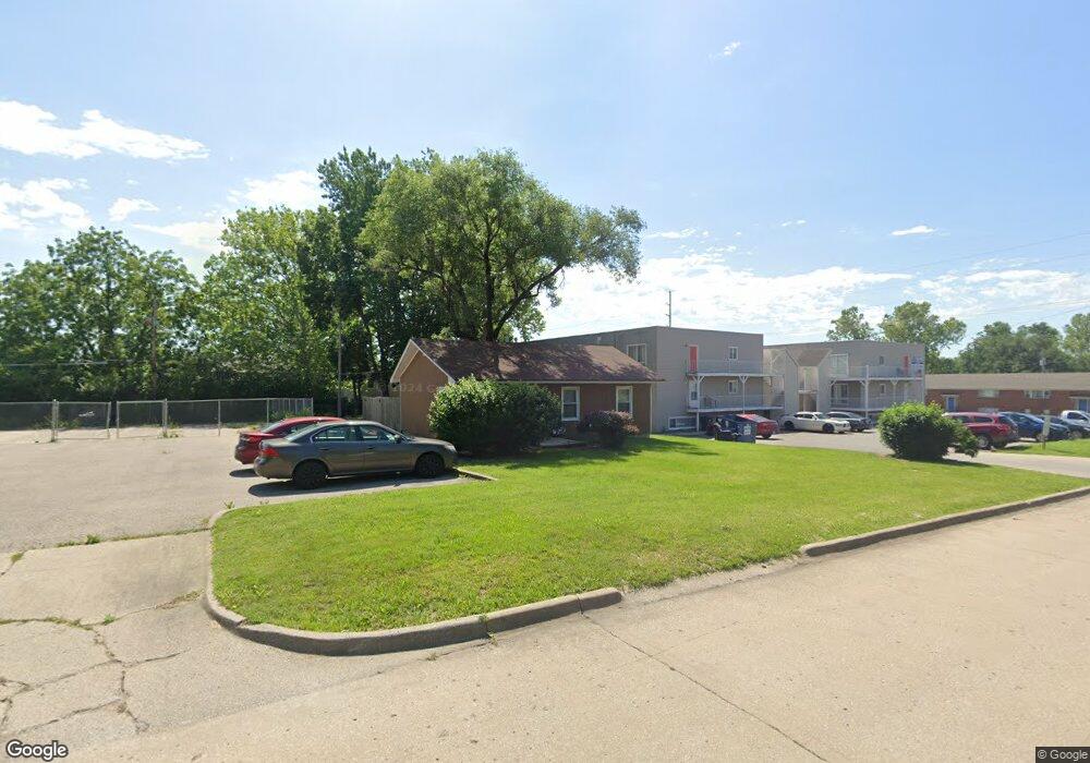 2032 SW Wayne Ave, Topeka, KS 66604 - photo 1