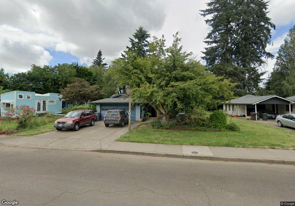 1075 N Juniper St, Canby, OR 97013 - photo 1