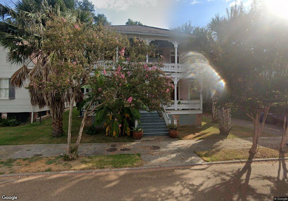 811 Washington St, Natchez, MS 39120 - photo 1