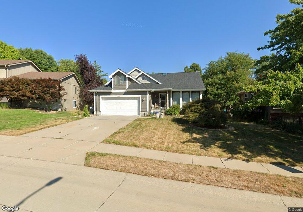 17010 Holmes Cir, Omaha, NE 68135 - photo 1