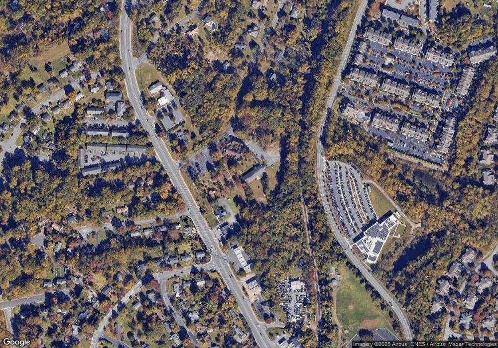 2412 Huntington Rd, Charlottesville, VA 22901 - photo 1