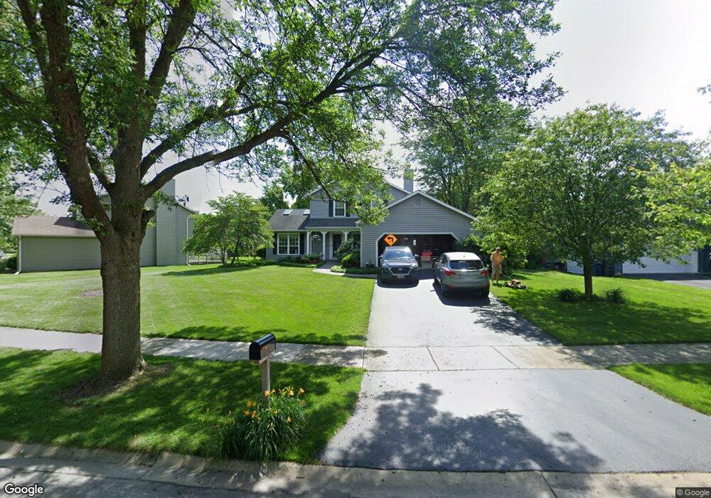 1449 Pinetree Dr, Naperville, IL 60565 - photo 1