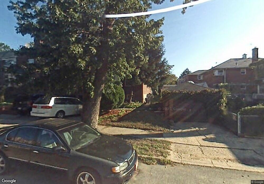 6139 185th St, Fresh Meadows, NY 11365 - photo 1