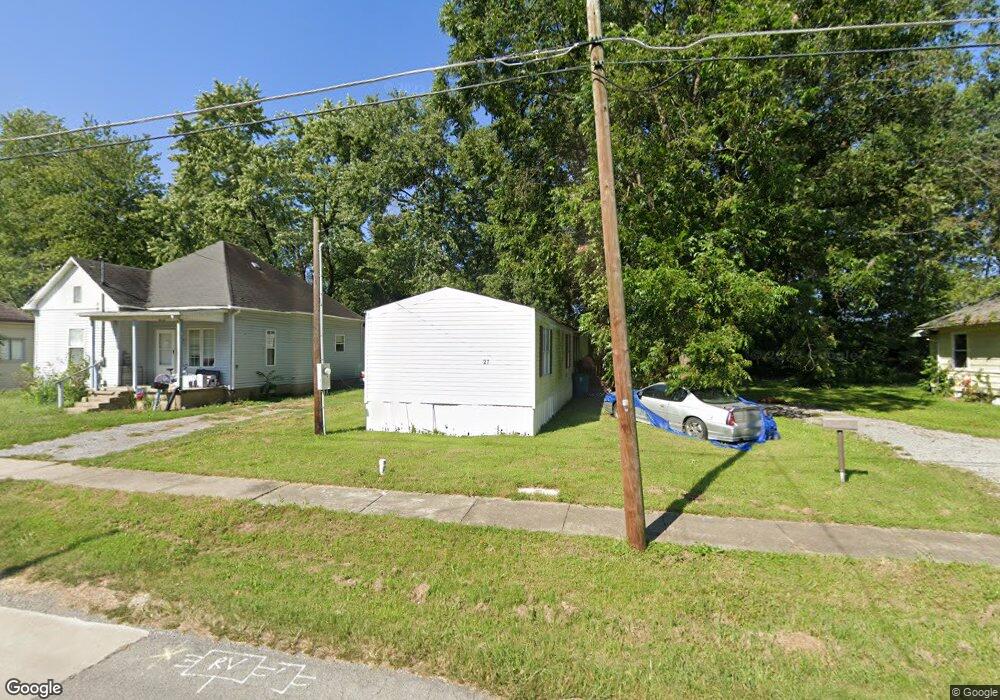 27 S Shaw St, Harrisburg, IL 62946 - photo 1