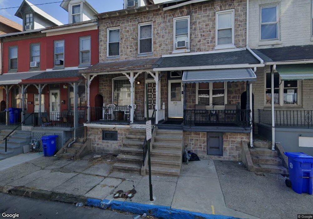 913 Locust St, Reading, PA 19604 - photo 1