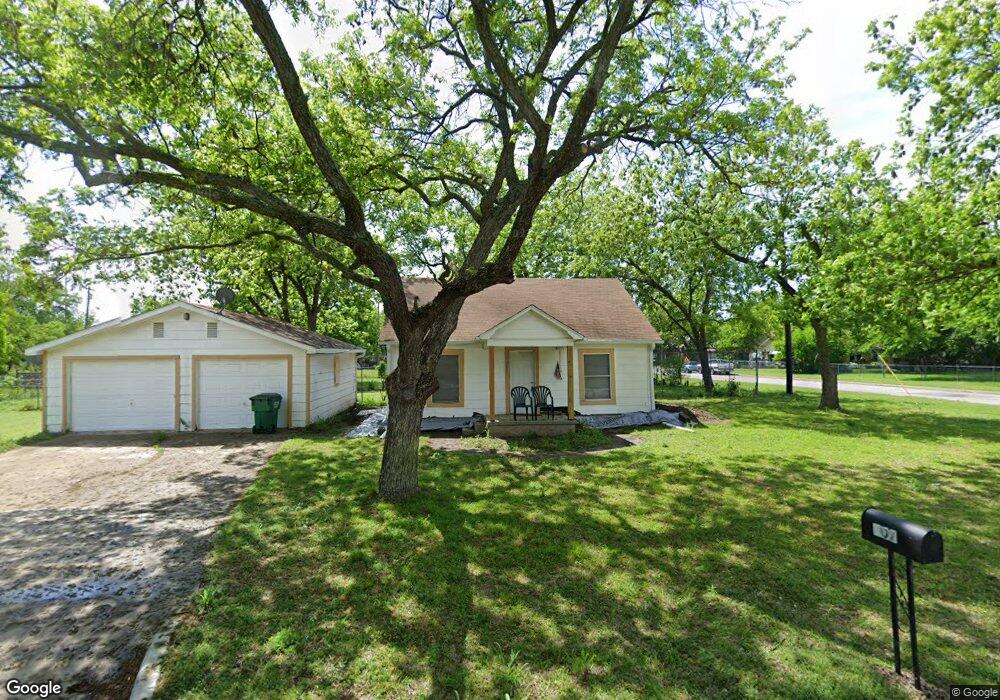 907 N Culberson St, Gainesville, TX 76240 - photo 1