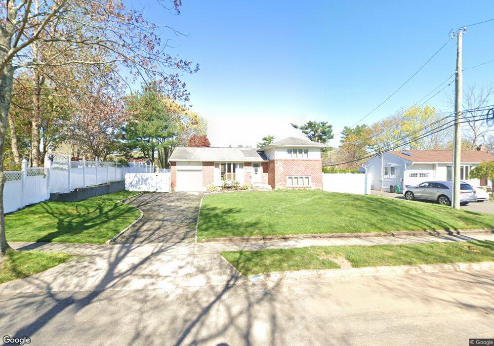 12 Yates Ave, ComMacK, NY 11725 - photo 1