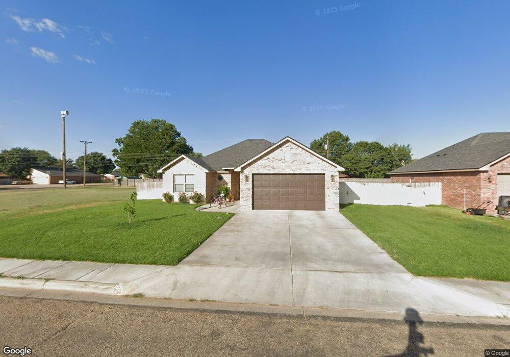 724 Melinda Ln, Dumas, TX 79029 - photo 1