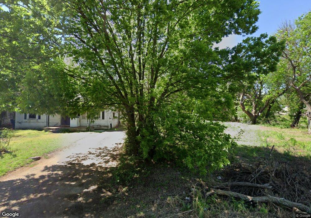 520 W Hackberry Ave, Duncan, OK 73533 - photo 1