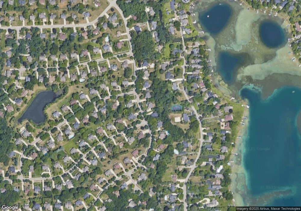 2733 West Bloomfield Oaks Dr, West Bloomfield, MI 48324 - photo 1