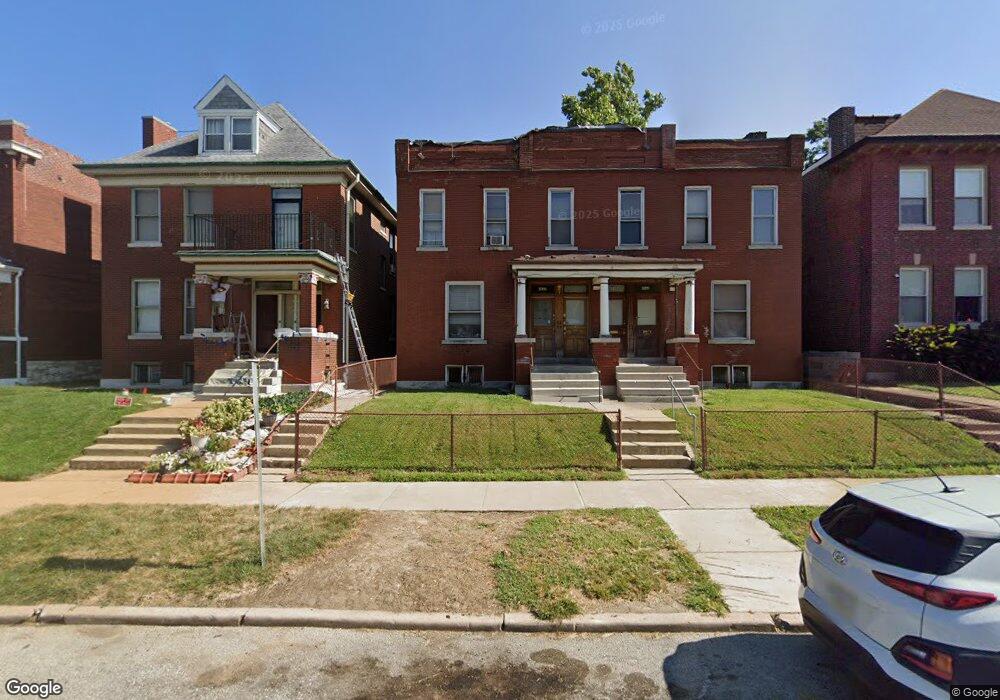 4560 Clarence Ave, Saint Louis, MO 63115 - photo 1