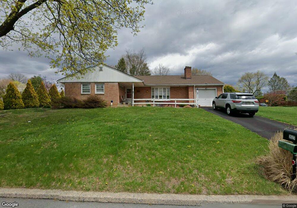 3527 Stoudts Ferry Bridge Rd, Reading, PA 19605 - photo 1