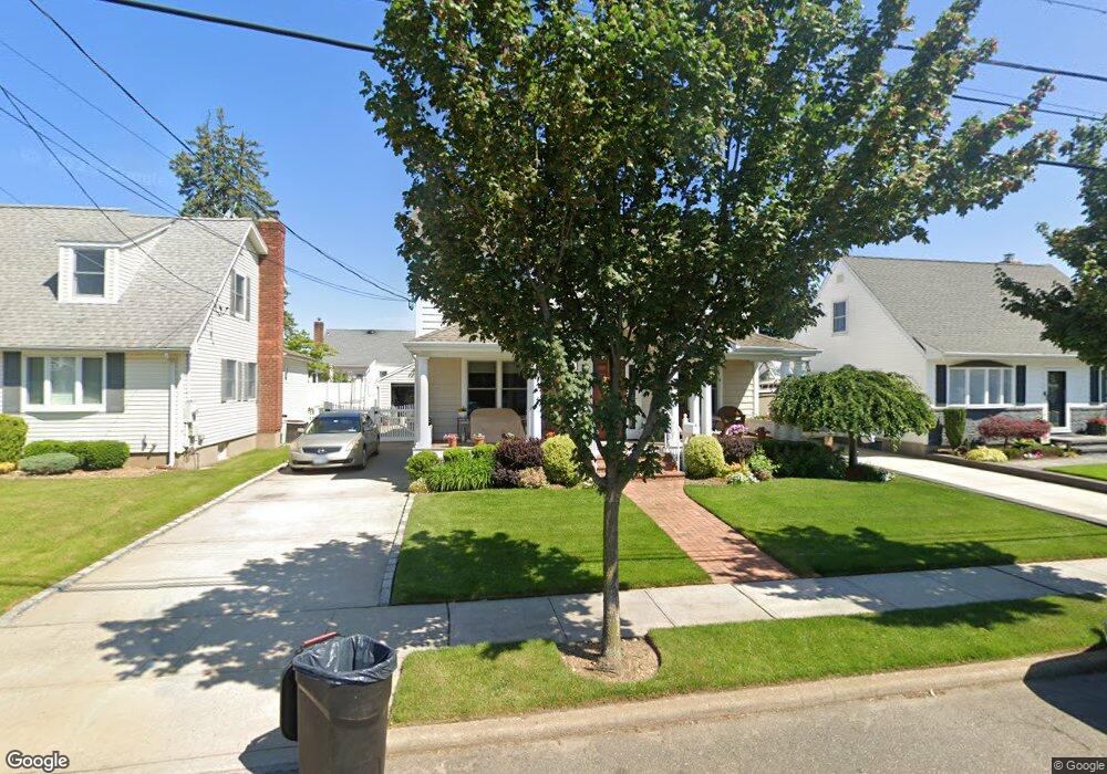 228 Clemens Rd, Mineola, NY 11501 - photo 1