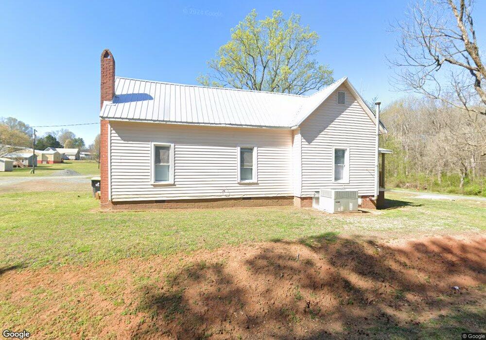 303 W 6th St, Siler City, NC 27344 - photo 1
