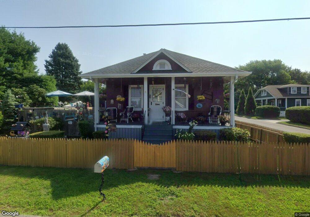 9 Newton St, Fairhaven, MA 02719 - photo 1