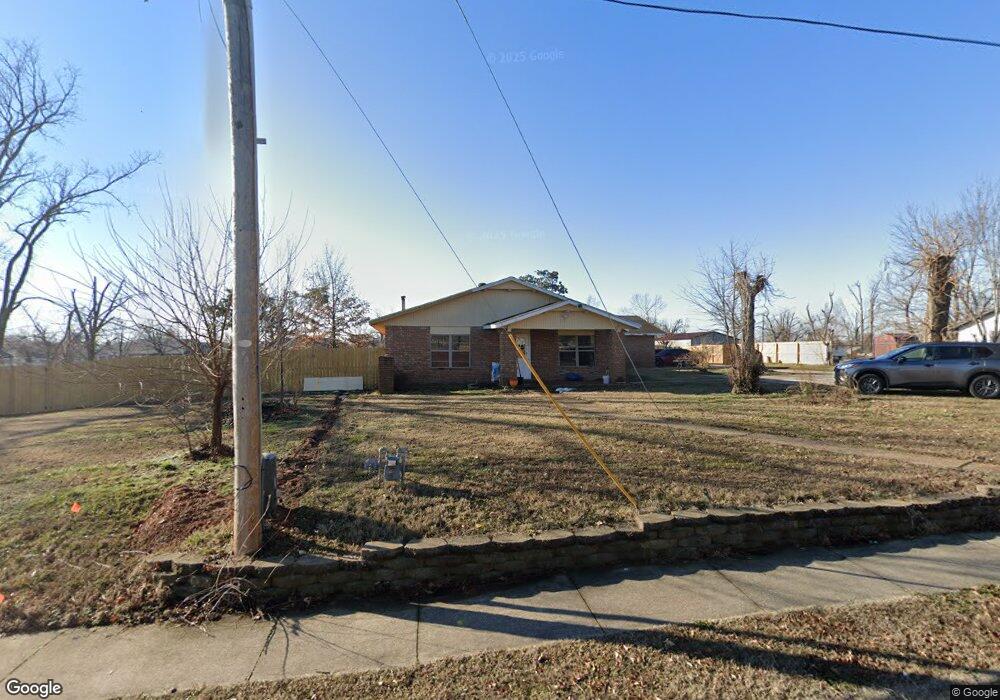 1010 W Lilac St, Rogers, AR 72756 - photo 1