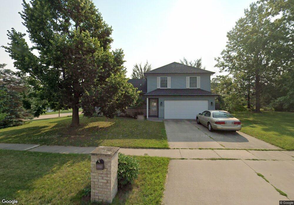 4500 Coventry Ln NE, Cedar Rapids, IA 52402 - photo 1