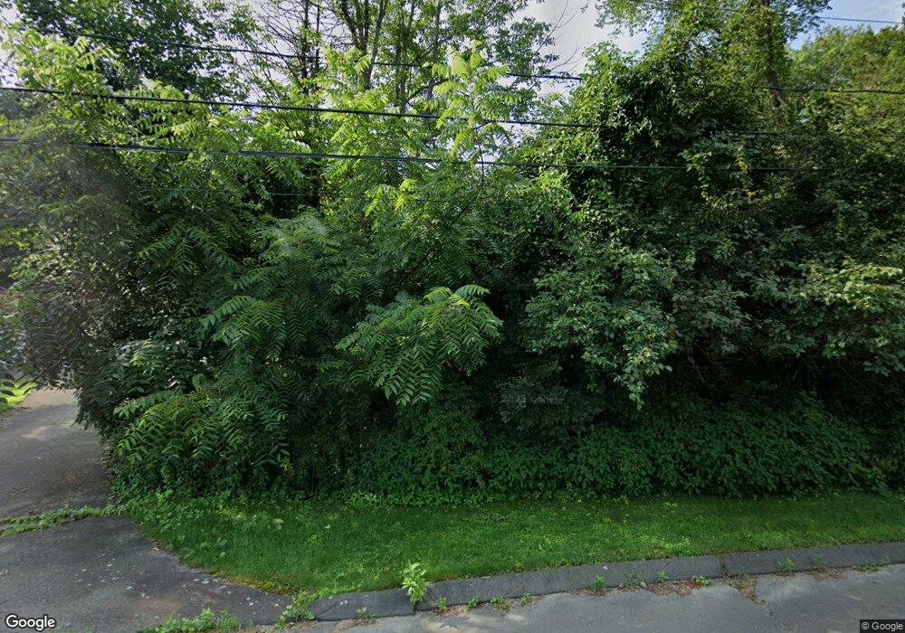 8 Fox Run Ln, Newtown, CT 06470 - photo 1