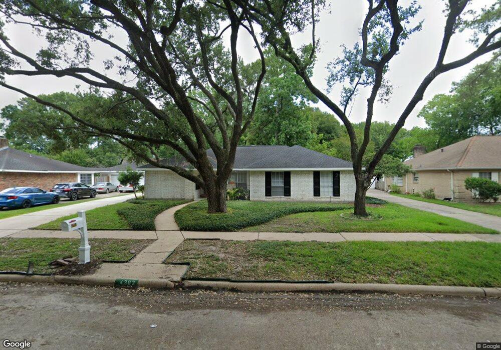 4302 Black Locust Dr, Houston, TX 77088 - photo 1