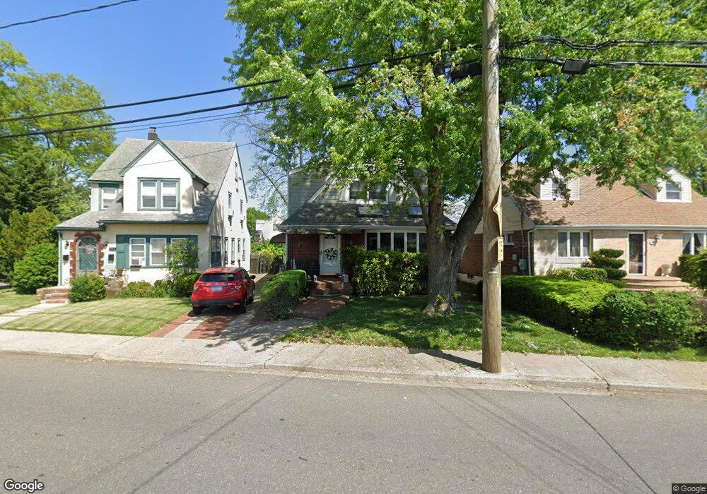 288 Courthouse Rd, Franklin Square, NY 11010 - photo 1