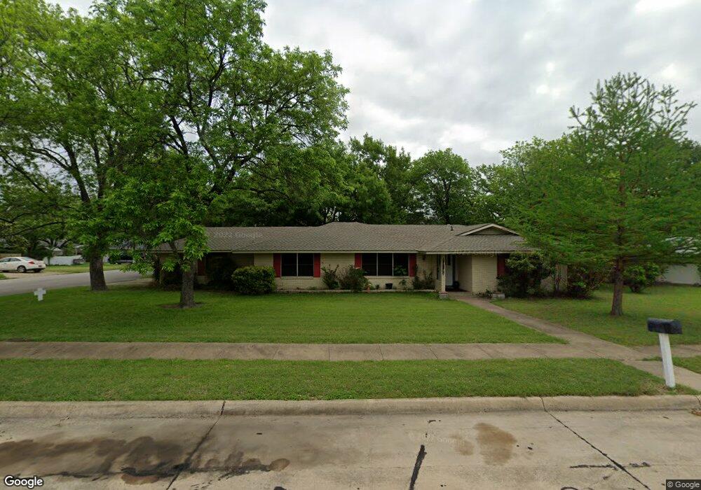 1410 Munn Dr, Ennis, TX 75119 - photo 1