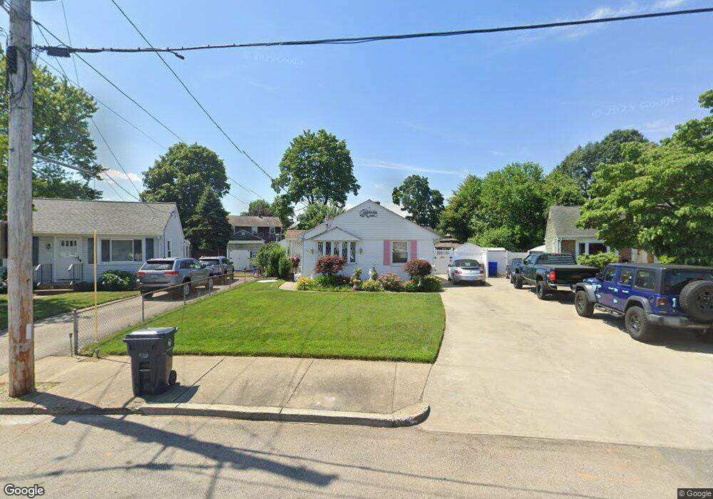 14 Elmcrest Dr, Pawtucket, RI 02861 - photo 1