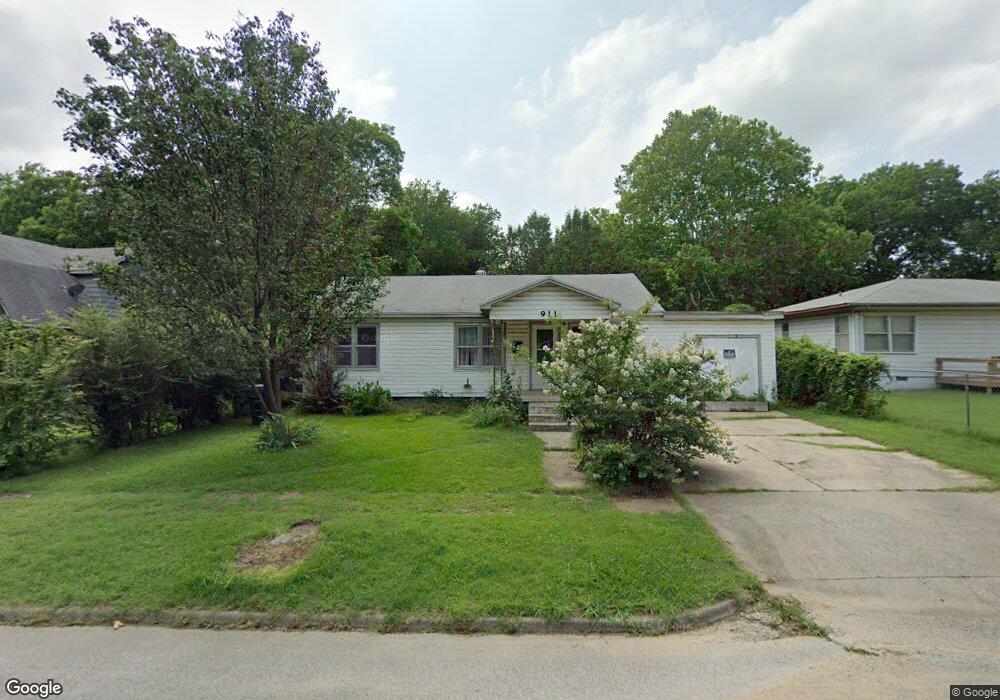 911 D St SE, Ardmore, OK 73401 - photo 1