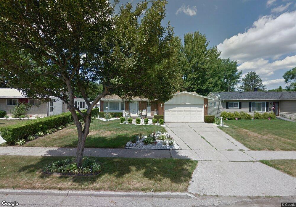 3708 Lochmoor Dr, Lansing, MI 48911 - photo 1