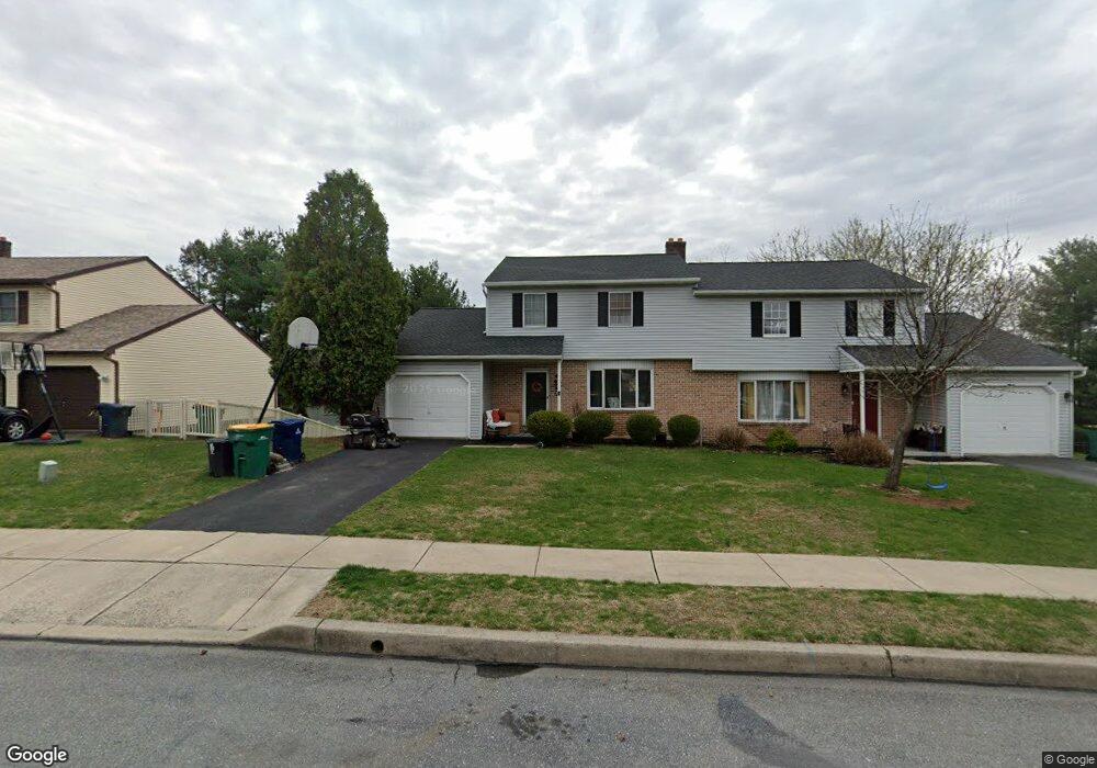 920 Timber Ln, Reading, PA 19608 - photo 1
