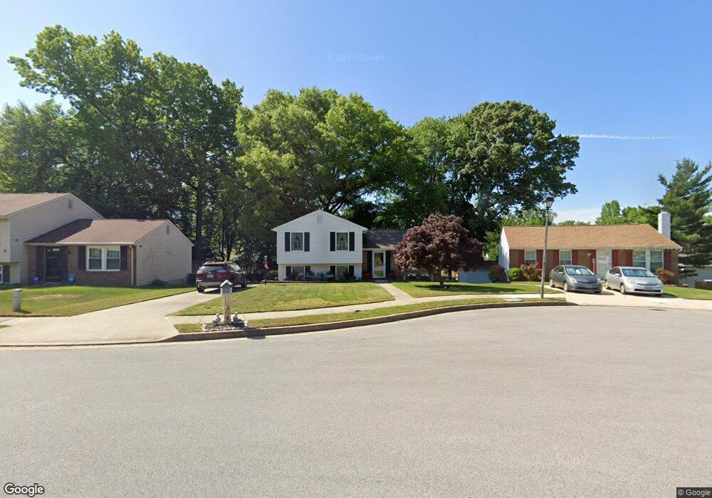 18 Tulip Tree Ct, Essex, MD 21221 - photo 1