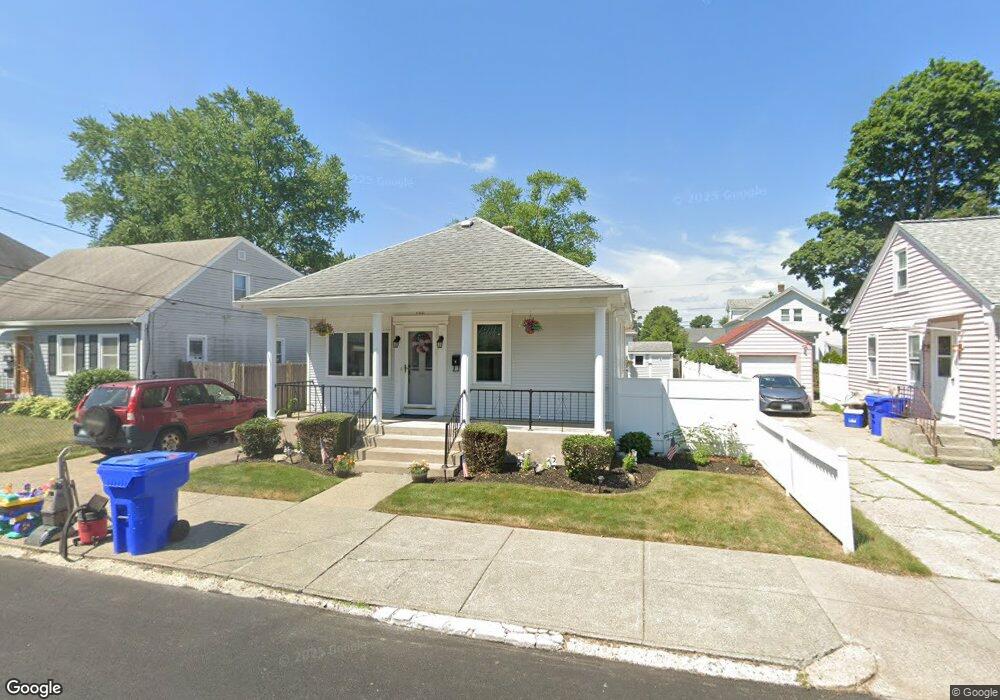 102 Woodbury St, Pawtucket, RI 02861 - photo 1