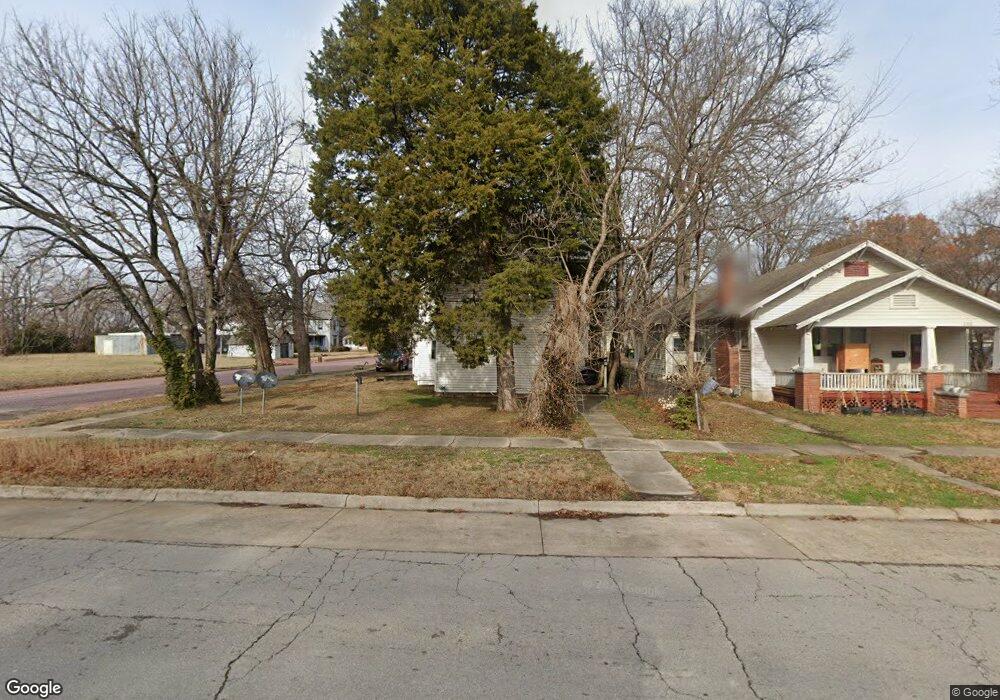 1729 Appleton Ave, Parsons, KS 67357 - photo 1