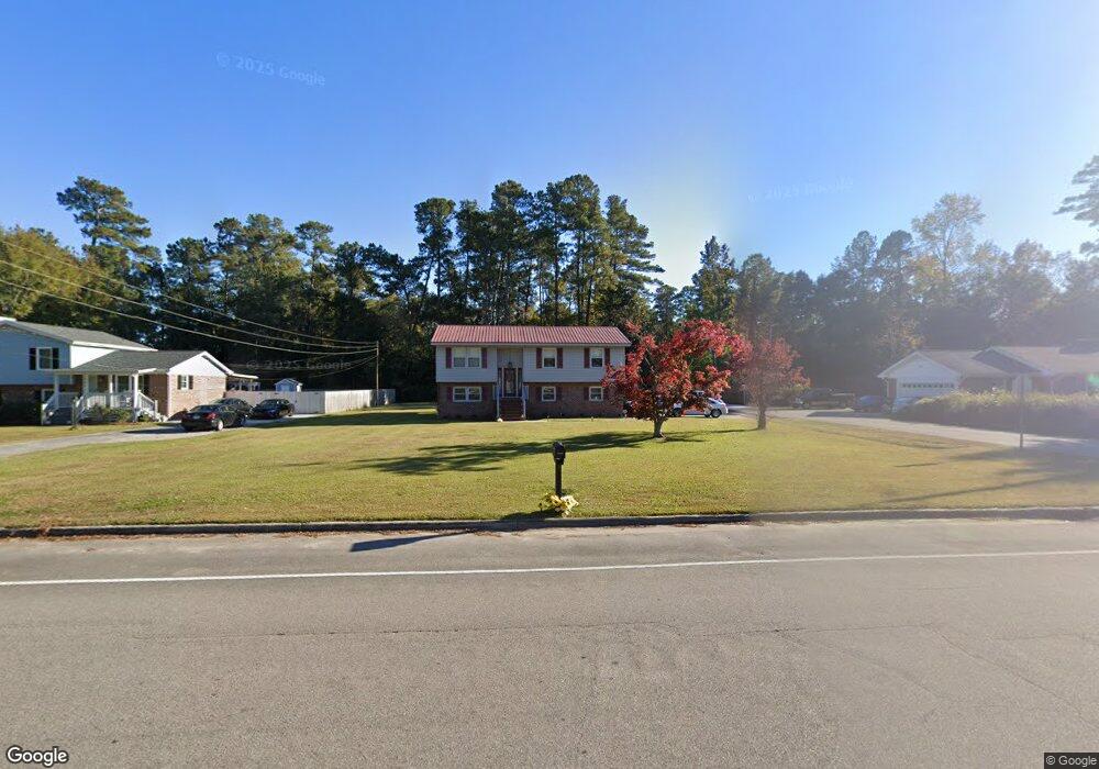 901 E Wilmington St, Burgaw, NC 28425 - photo 1