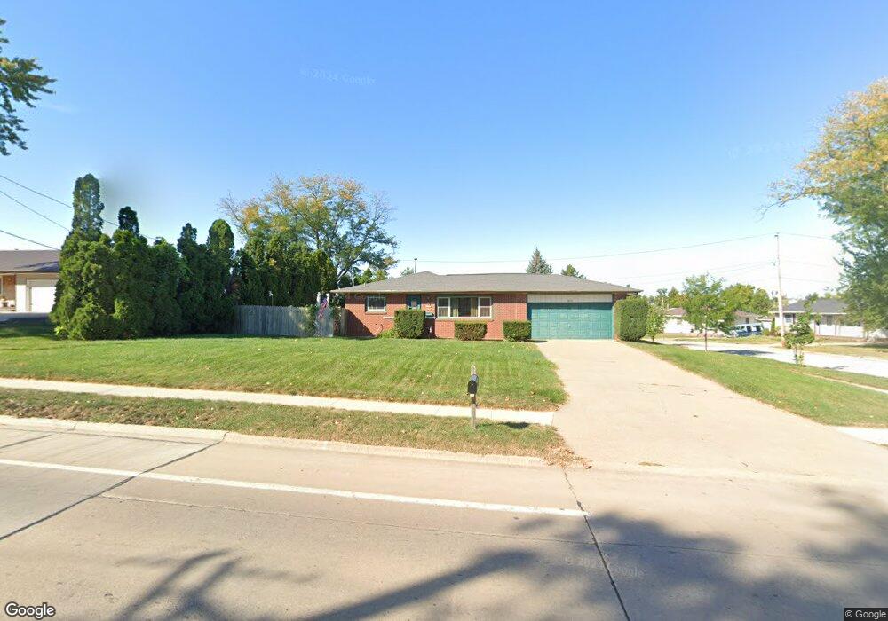 2704 Wilson Ave SW, Cedar Rapids, IA 52404 - photo 1