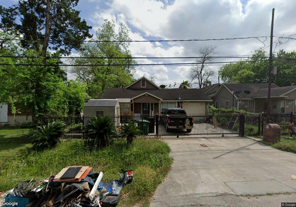 1326 De Boll St, Houston, TX 77022 - photo 1