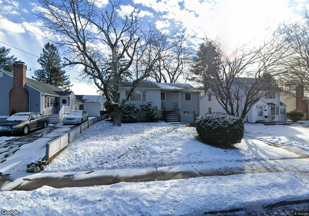 37 Clarendon Ave, West Hartford, CT 06110 - photo 1