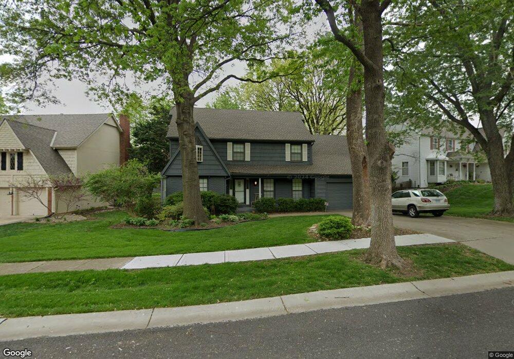 8505 Bradshaw St, Lenexa, KS 66215 - photo 1