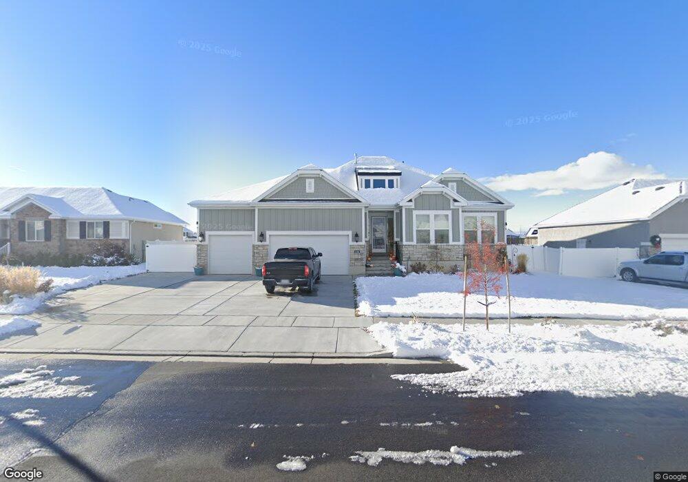 2401 N Stanley Crane Dr, Clinton, UT 84015 - photo 1
