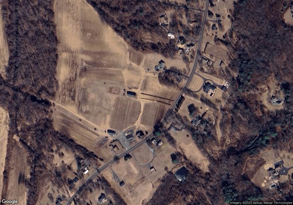 25 E Weatogue St, Simsbury, CT 06070 - photo 1